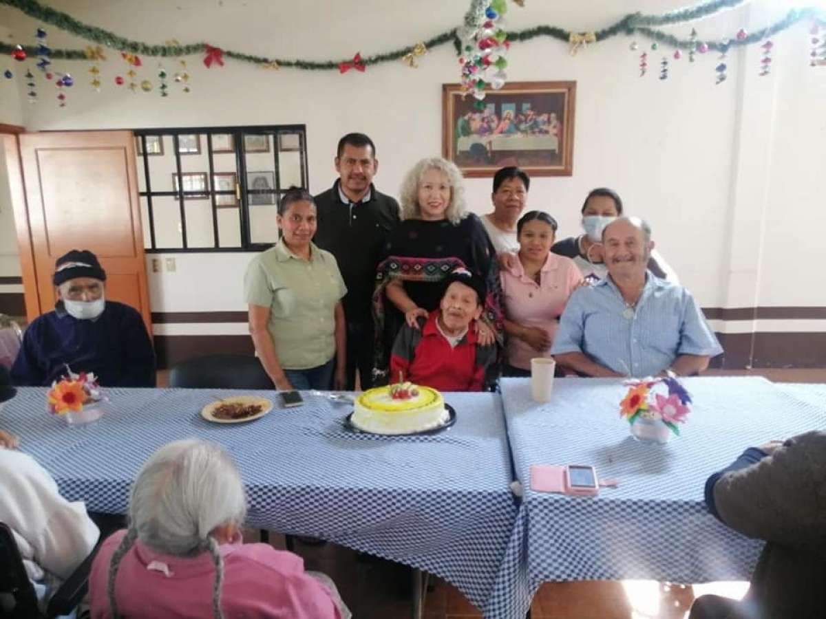 FESTEJA DIF MUNICIPAL DE HUATUSCO, AL SR. WALFRE
