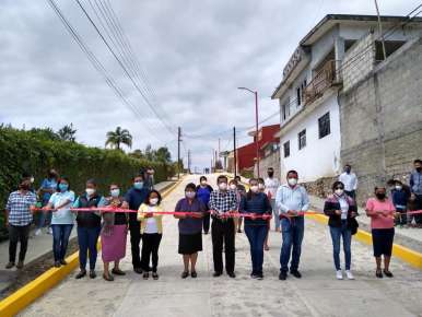 Autoridades municipales de Huatusco, hicieron la entrega oficial de la calle Unión