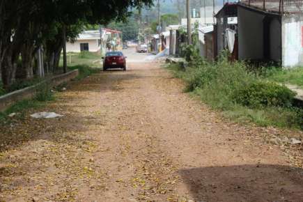 Pavimentarán la avenida Luis Donaldo Colosio de la Colonia Constitución.