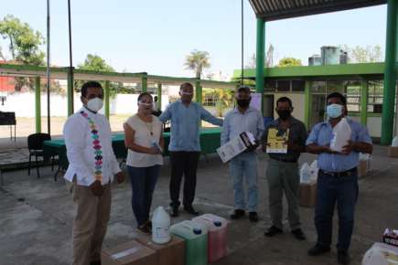 Entrega SEV insumos de limpieza a escuelas de básica y superior en Catemaco y Altas Montañas