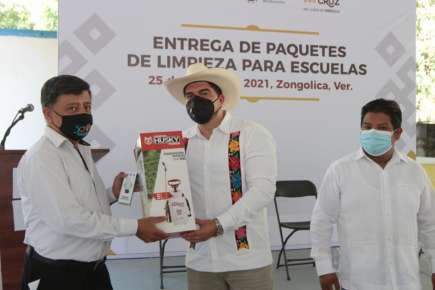 Garantiza SEV regreso seguro a clases presenciales, distribuye paquetes de limpieza en escuelas de Zongolica