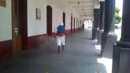 FUMIGAN INSTALACIONES DEL PALACIO MUNICIPAL DE HUATUSCO
