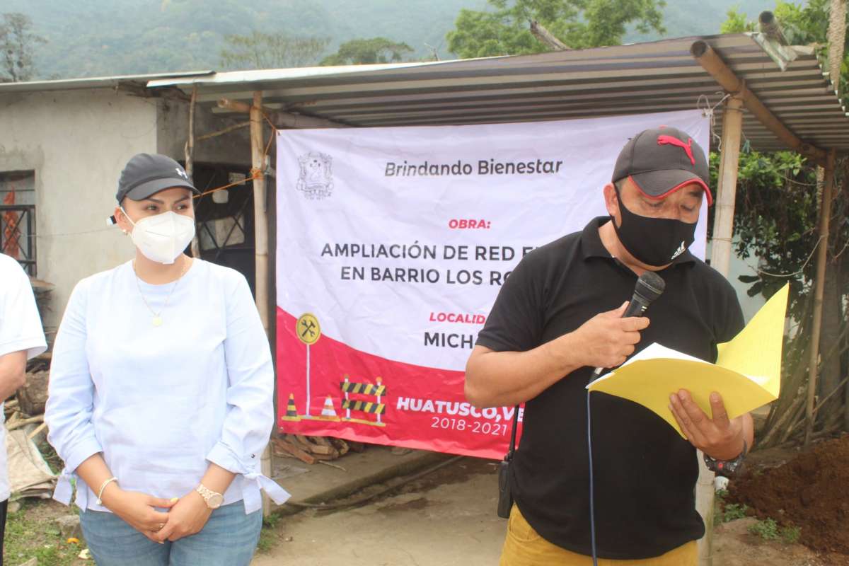 Autoridades municipales del Barrio Los Rodríguez, de la localidad de Michapa, presentes en el banderazo de inicio de ampliación de Red Eléctrica.