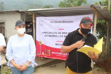 Autoridades municipales del Barrio Los Rodríguez, de la localidad de Michapa, presentes en el banderazo de inicio de ampliación de Red Eléctrica.
