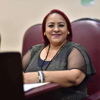 Las virtudes de la Diputada Local Adriana Martínez Sánchez.