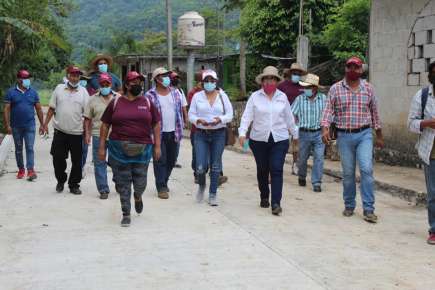 Respalda Margarita Corro Mendoza a Chero Calzada en Cuichapa.   