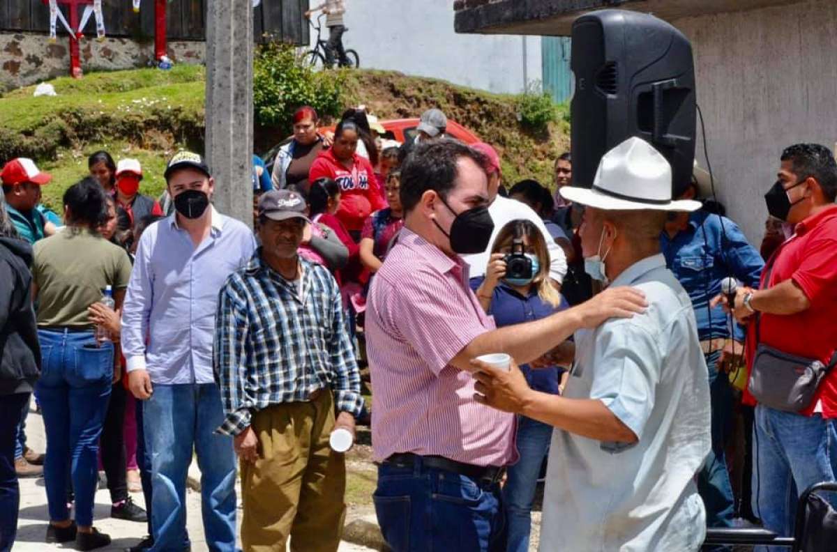 Intensa gira de Pepe Yunes en localidades de Ayahualulco