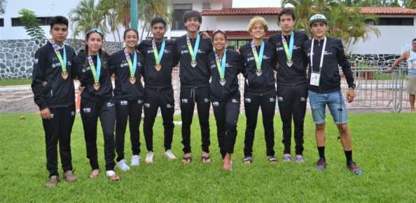 Cierra Triatlón con medallas en Relevos Mixtos