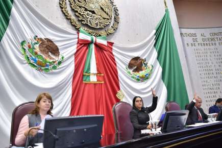 Se reincorporan al cargo los diputados Juan Manuel de Unánue y Deisy Juan Antonio