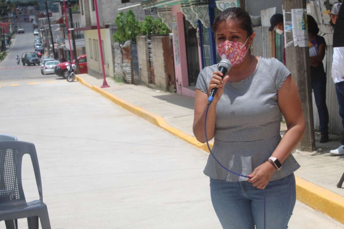 LA CALLE 6 DE LA COLONIA AMPLIACIÓN, ES PAVIMENTADA