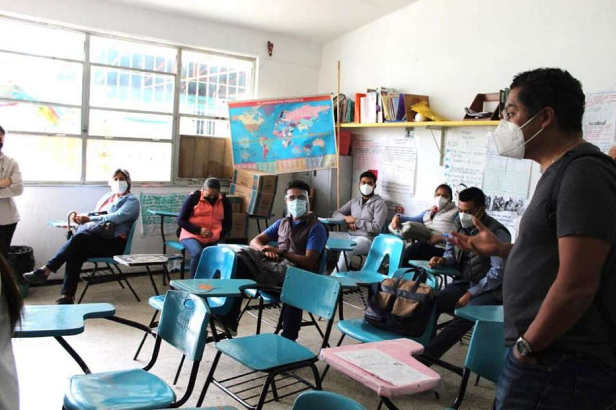 Docentes veracruzanos realizan labores presenciales en la ruta al inicio del escolar