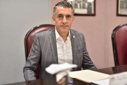 Regreso a clases seguro, promete diputado Víctor Vargas