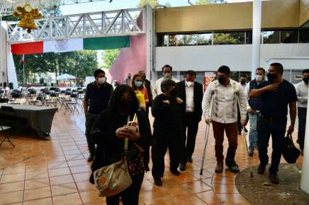 Atiende Secretario de Educación peticiones de padres de familia de Xalapa y Papantla