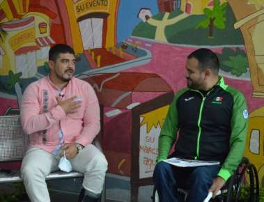 Reconoce SEV constancia de atleta paralímpico Diego López Díaz