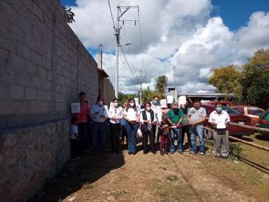 En la localidad de Tlamatoca, manzana Rincón Ramírez, 13 familias son beneficiadas con la obra de Ampliación de Red Eléctrica.