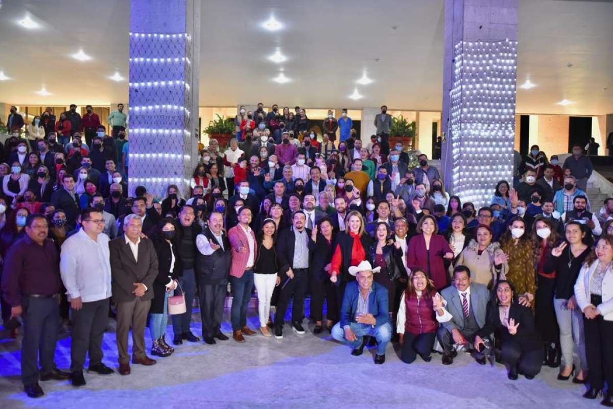 En el Congreso, realizan tradicional posada decembrina