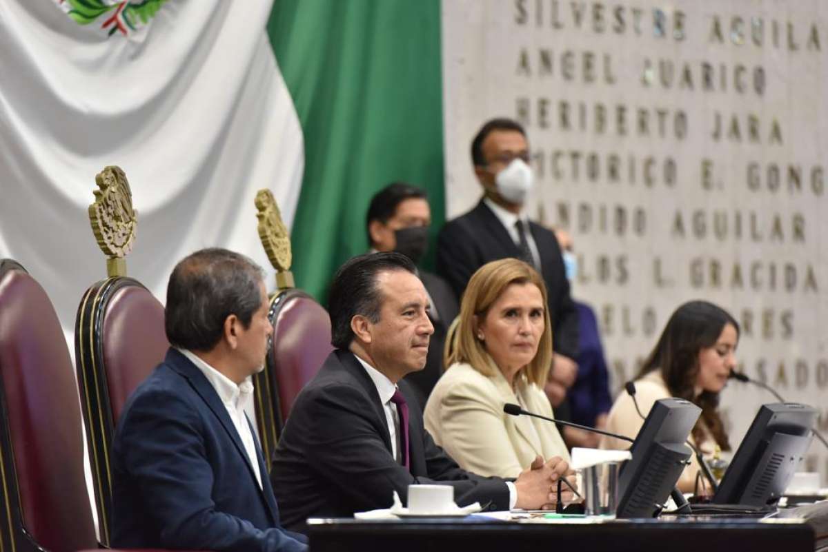 Recibe Congreso del Estado comparecencia del gobernador Cuitláhuac García Jiménez   
