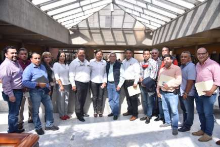 Atiende diputado Genaro Ibáñez a líderes transportistas del estado   