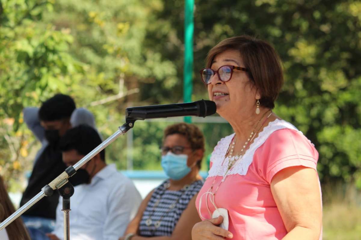 Mago Corro llevó juguetes a más de 500 estudiantes de primaria en Tierra Blanca