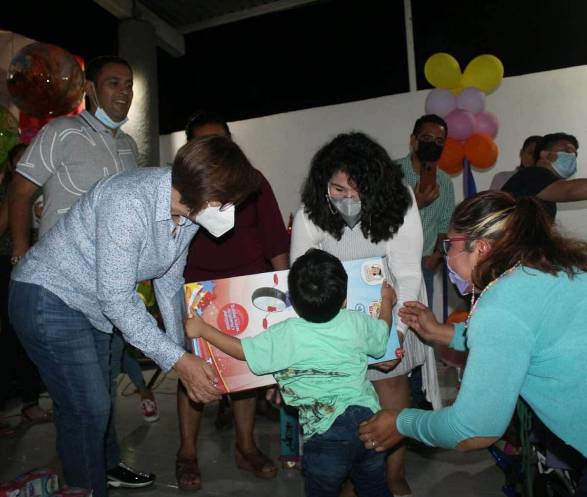 Acude Margarita Corro al gran festejo de Día de Reyes en Tuxtilla