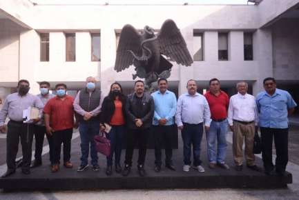 Media diputado Gómez Cazarín en conflicto y logra retiro del bloqueo en Oteapan   