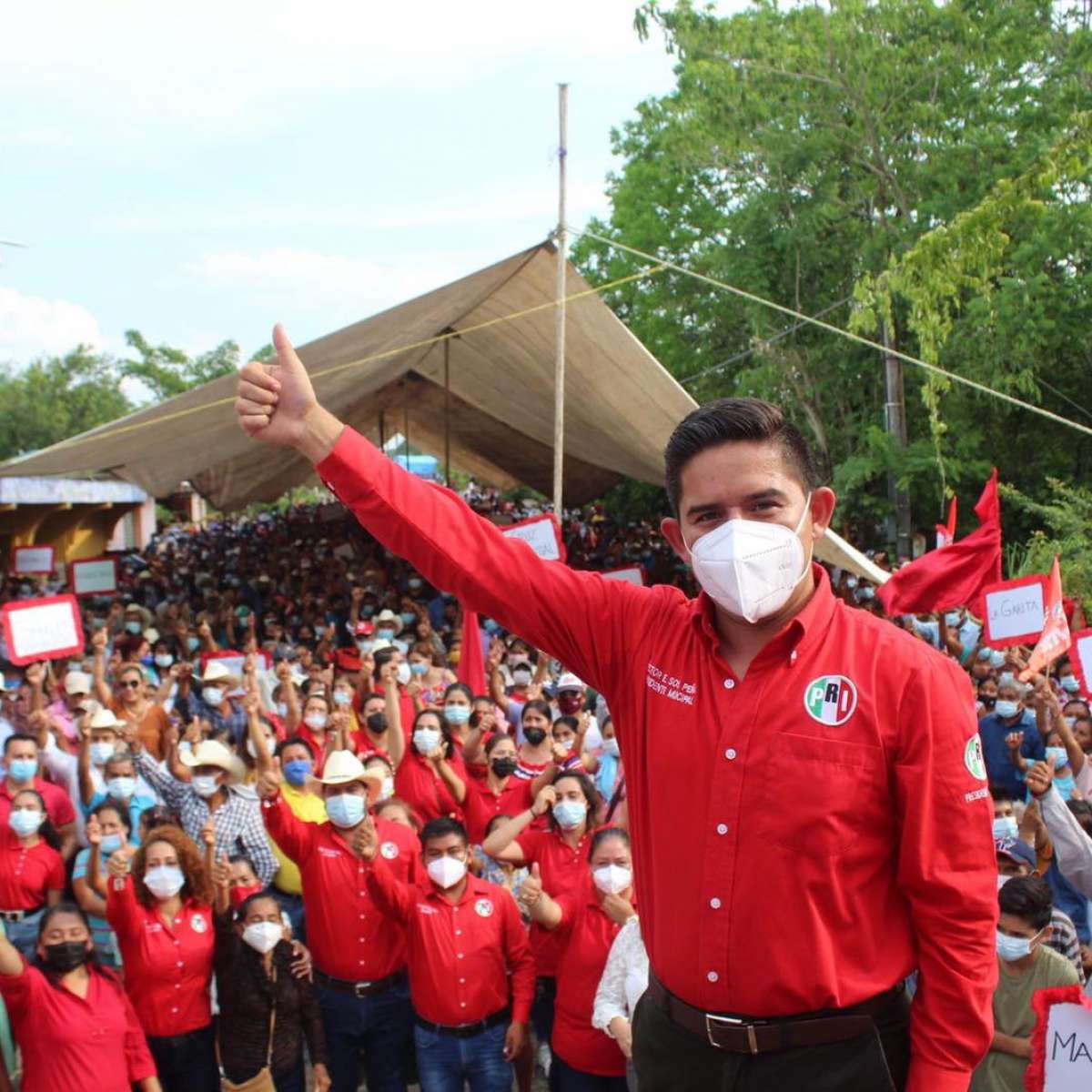 ¿Quieren que renazca el PRI? Ahí está Néstor Sosa Peña.
