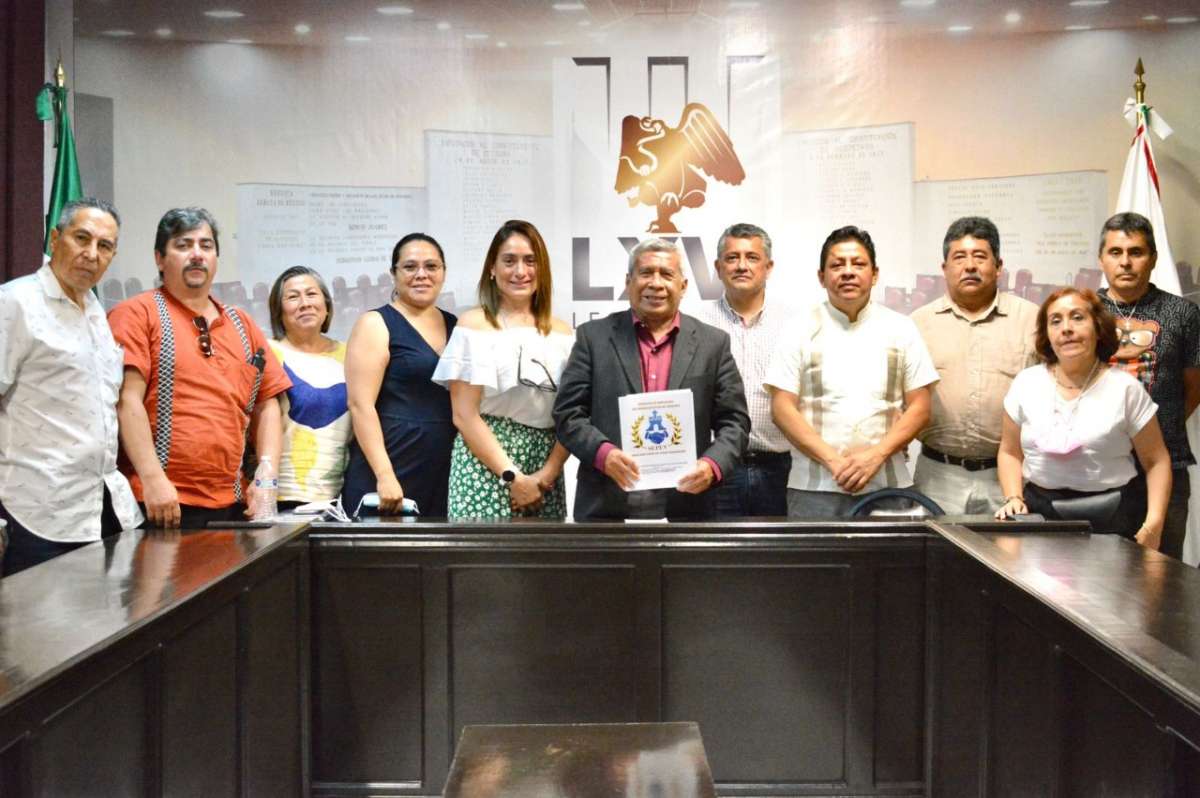 Recibe Diputado petición del Sindicato de Trabajadores del Poder Ejecutivo   