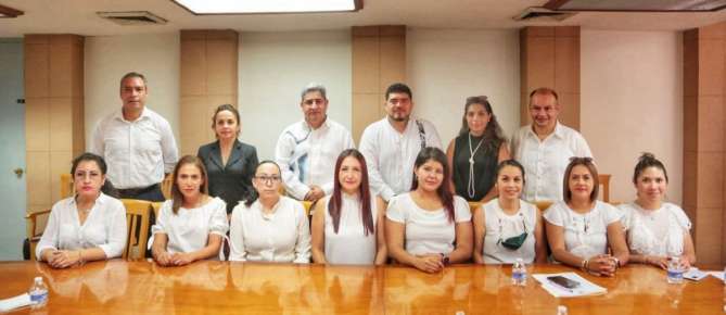 Se reúne secretario de Educación con SITTEBA