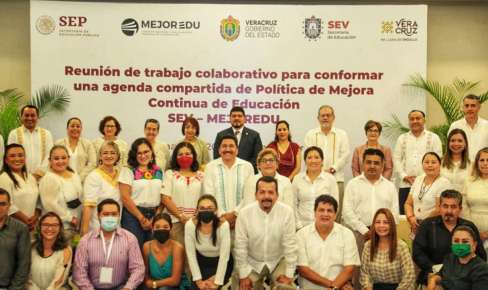Zenyazen Escobar García refuerza estrategias de trabajo con MEJOREDU