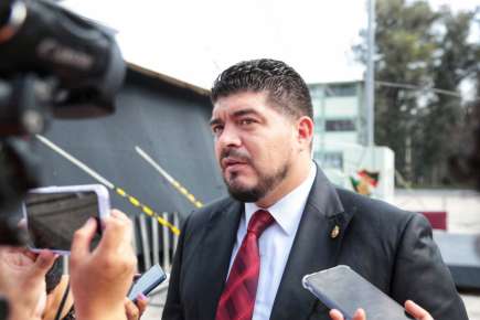 Zenyazen Escobar anuncia festejo por el Día del Maestro en el World Trade Center de Boca del Río