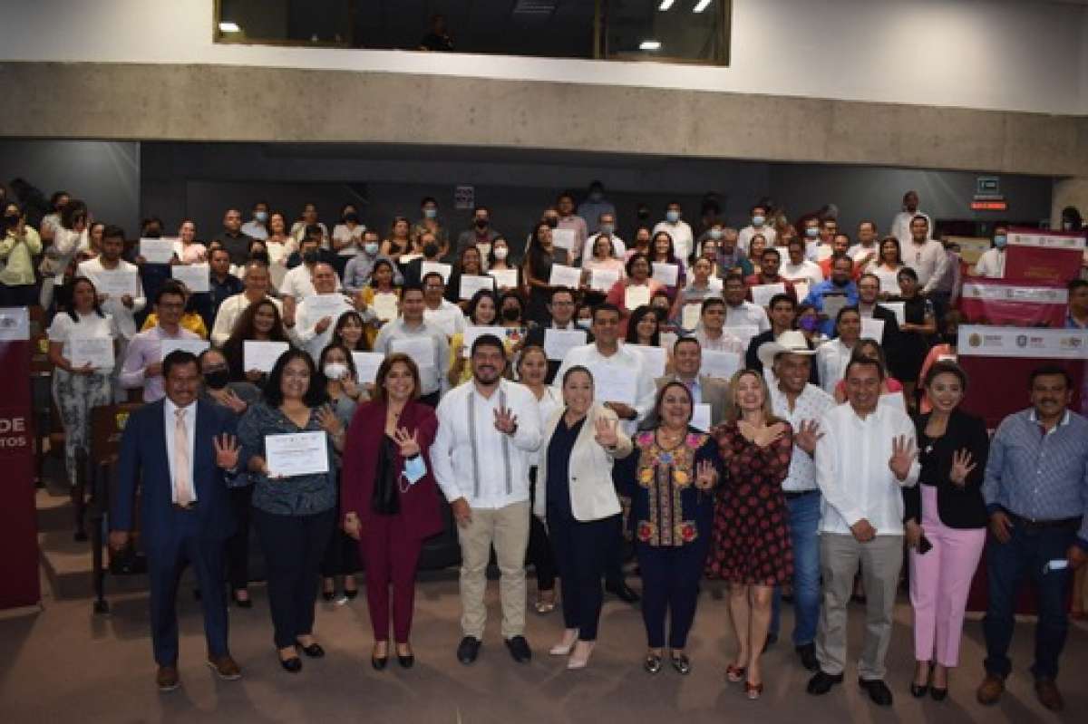 Reconoce SEV labor educativa de docentes durante la emergencia sanitaria
