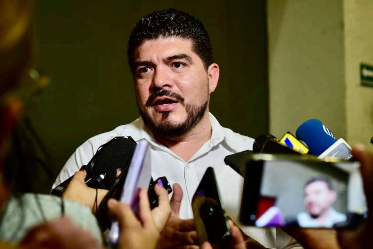 Es un honor estar al frente de la SEV: Zenyazen Escobar