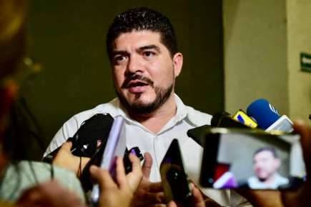 Es un honor estar al frente de la SEV: Zenyazen Escobar