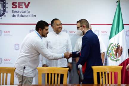Estrecha Veracruz colaboración en materia educativa con Canadá