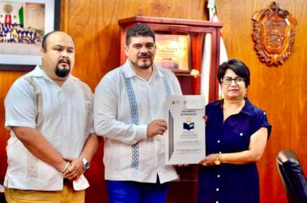 Zenyazen Escobar trabaja por justicia social y certeza jurídica para las escuelas
