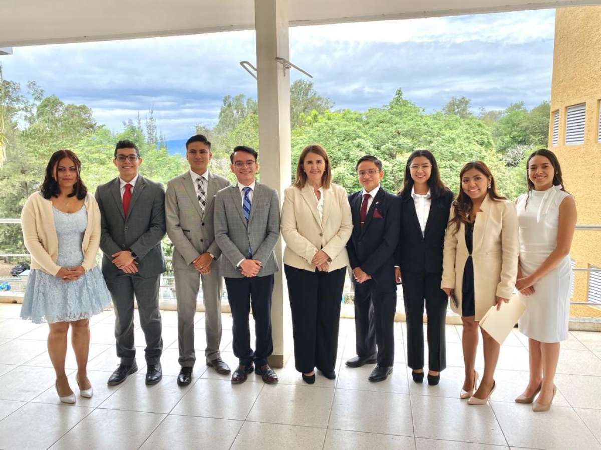 Participa Congreso en aniversario del Semillero de Derecho Parlamentario de la UV