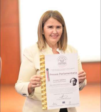 Recibió diputada Cecilia Guevara presea “Hermila Galindo” por su labor legislativa