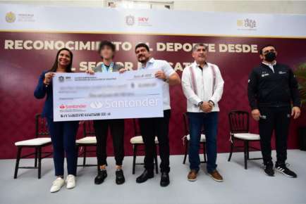 Zenyazen Escobar felicita a más de 900 atletas que representarán a Veracruz en Juegos CONADE 2022