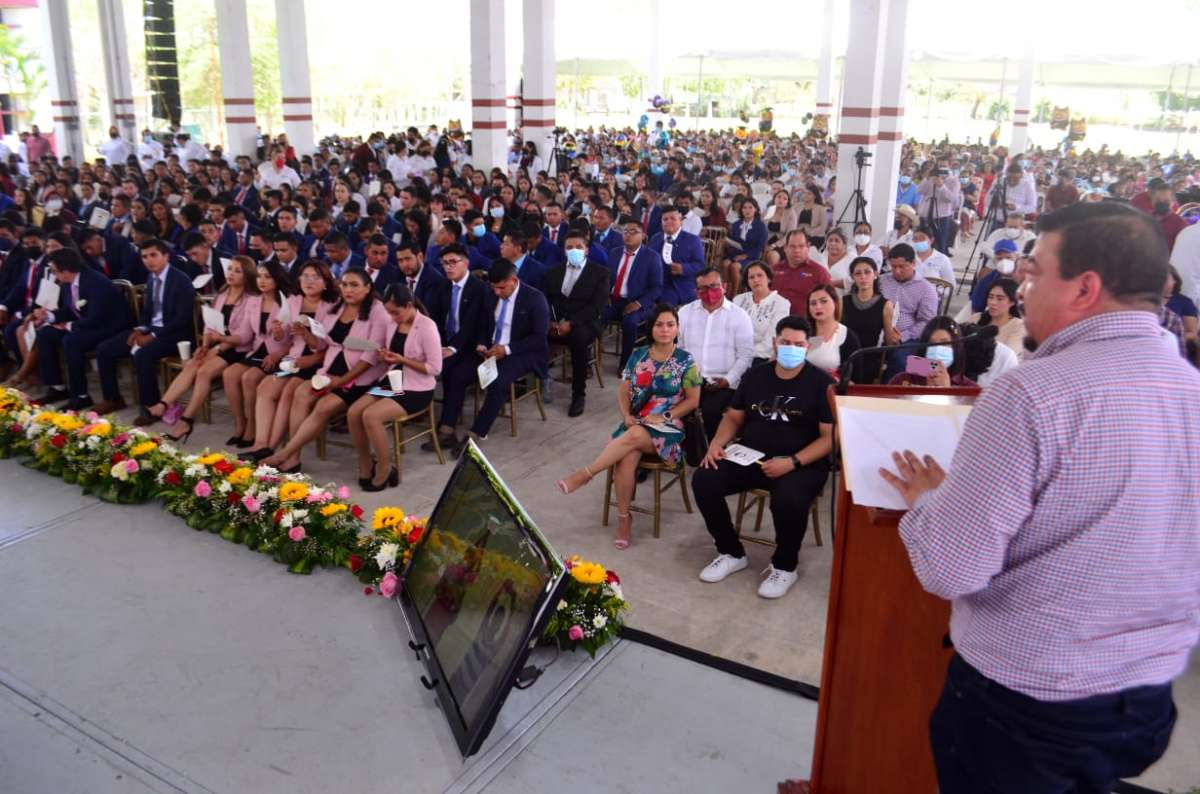 Trabajamos para que en Veracruz un mayor número de jóvenes sean profesionistas: Gómez Cazarín