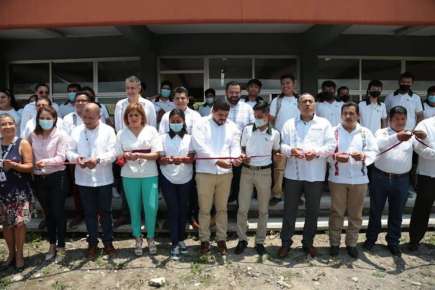 Zenyazen Escobar García cumple su compromiso, entrega plantel nuevo CECyTEV en Yanga