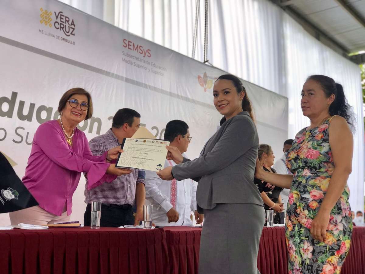 Juventud profesionista debe ser promotora del bien común: Mago Corro