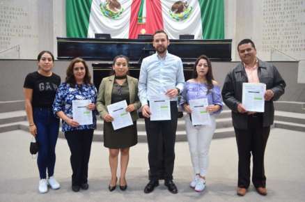 Logra Paul Martínez regularización de predios escolares, en Tatatila