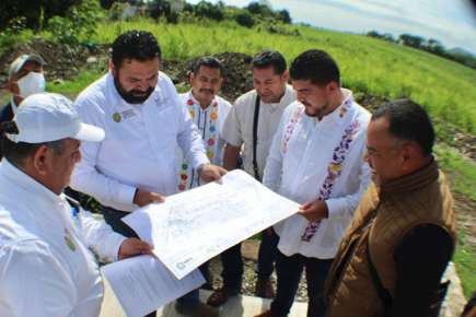 Zenyazen entrega obras por más de 6 mdp en Altas Montañas