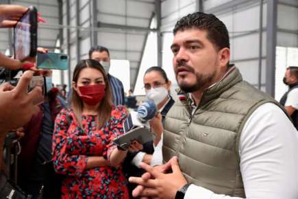 Zenyazen afirma que en Veracruz se avanza por la recuperación del rezago educativo
