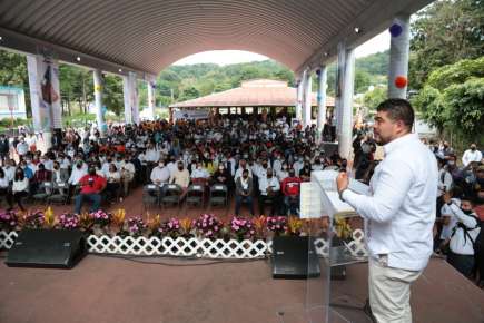 En 10 expoferias, atendió SEV a 120 mil jóvenes que desean continuar estudios superiores