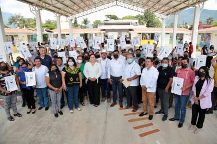 Zenyazen entregó 38 escrituras en la región Altas Montañas