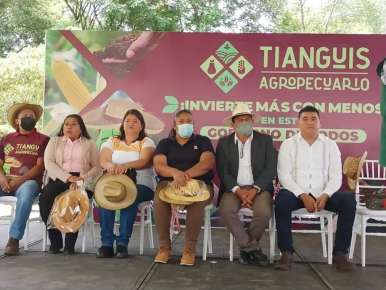 Tianguis Agropecuario de Ixtac, ejemplo de autoridades dispuestas a ayudar al campo: Maleno Rosales