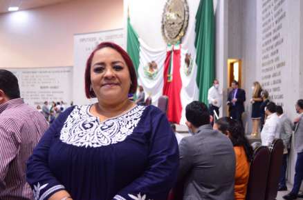 Se reconstruye al sector salud de Veracruz con obras sin precedente: Adriana Esther Martínez