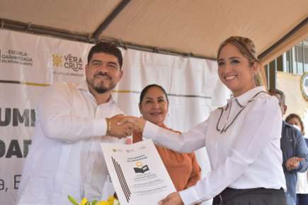 Mil 600 escuelas de Veracruz ya tienen escrituras: SEV