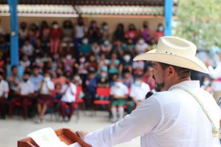 Zenyazen Escobar García: El regalo más grande que recibo es la sonrisa de las y los niños